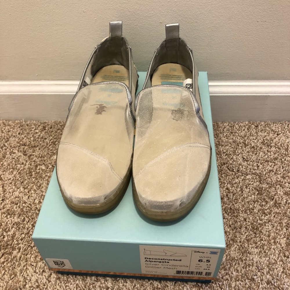 Toms x Disney Cinderella Alpagarta.
